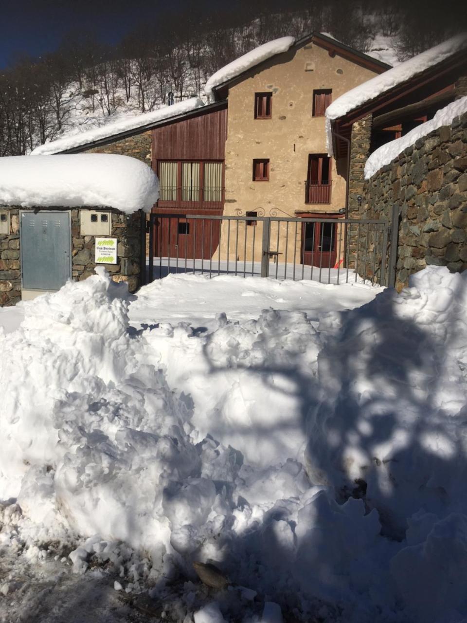 Can Bertran Fornells de la Montaña Buitenkant foto